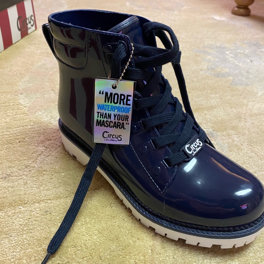 Sam Edelman navy rain boots !!